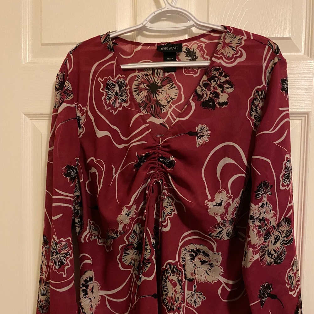 Lane Bryant top size 18-20